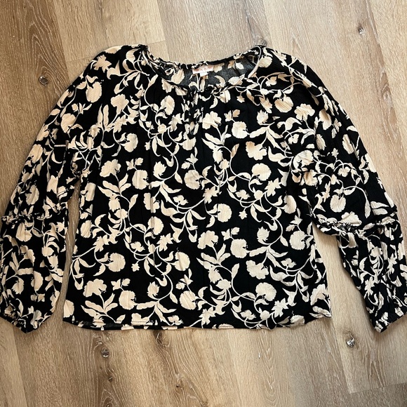 Floral Black and Cream Women's Top - Size M - Super Cute! - Picture 1 of 11